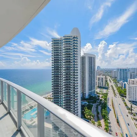 Panoramic Ocean & City Views - Stunning Condo